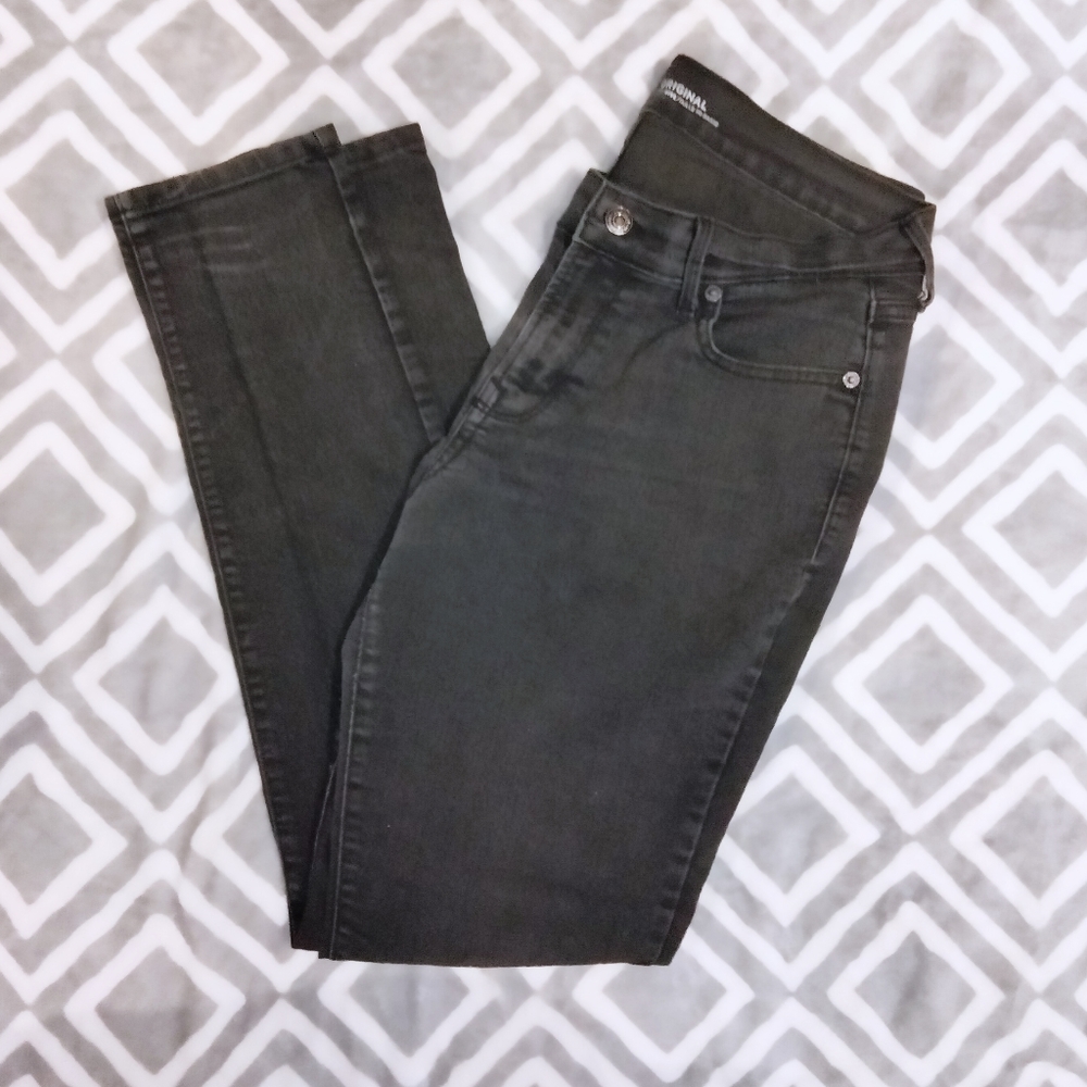 Old Navy Mid-Rise Black Denim 12